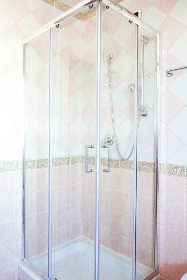 Villa Aurelia - Seafront Apartment With Terrace กวาร์ตู ซานเตเลนา ภายนอก รูปภาพ